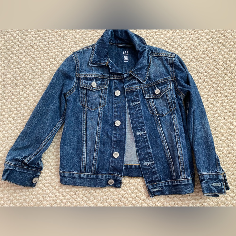 Gap toddlers jean jacket, 5T